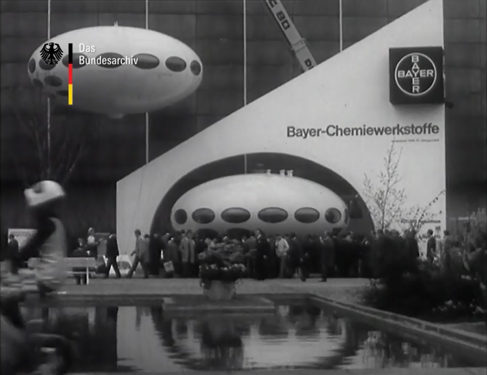 Bayer Futuros - Hanover Fair 1969 - Video Still - filmothek.bundesarchiv.de